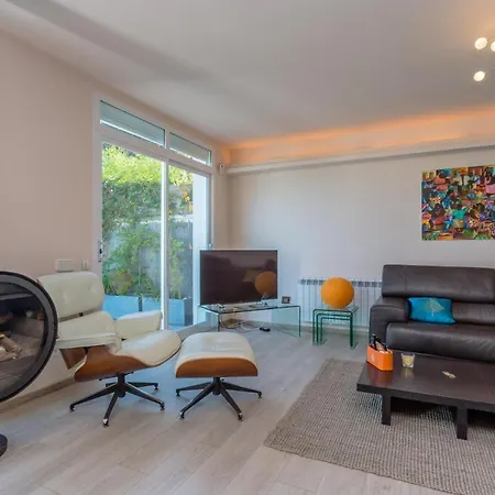 Sleeps 5 Pool