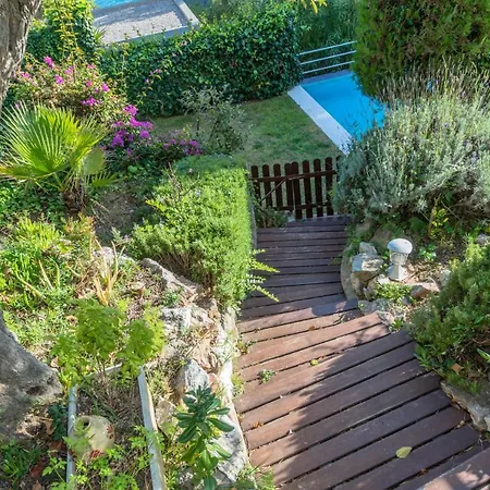 Sleeps 5 Pool * בגור