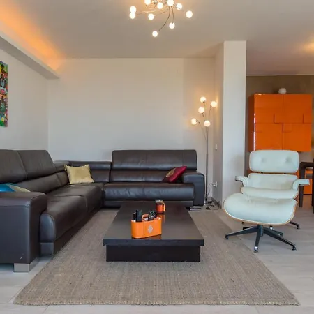 Sleeps 5 Pool *