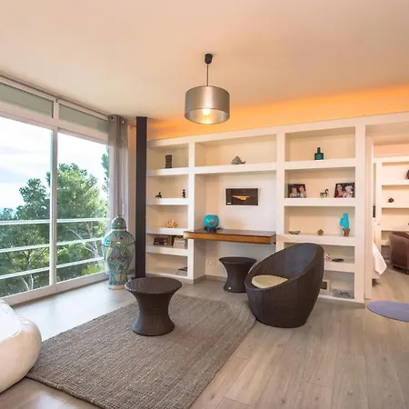 Sleeps 5 Pool בגור