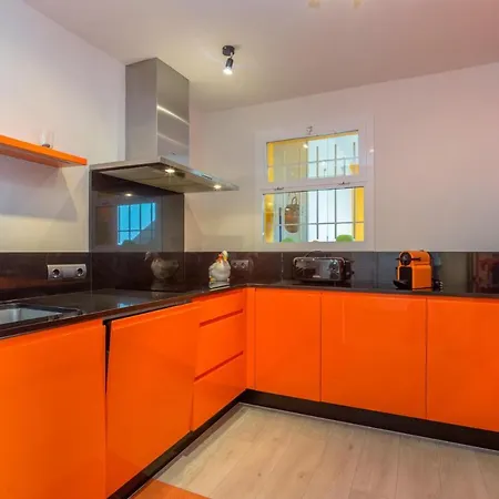 Sleeps 5 Pool בית נופש בגור