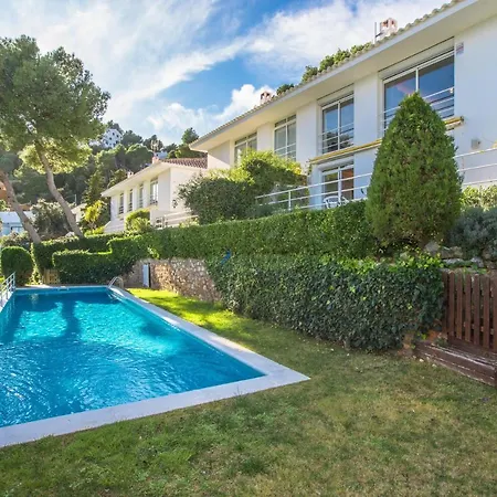 Sleeps 5 Pool בית נופש