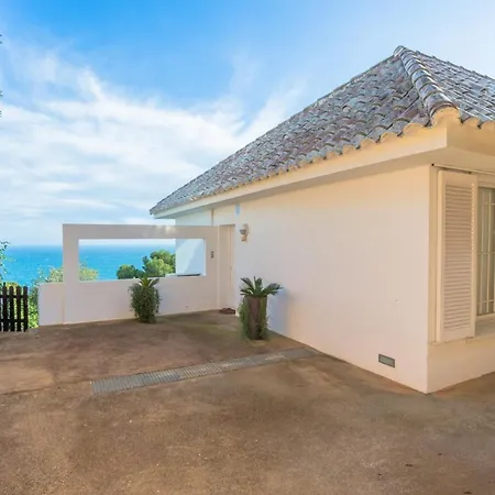 בית נופש Sleeps 5 Pool *