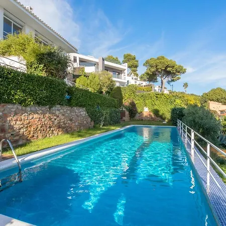 Sleeps 5 Pool *