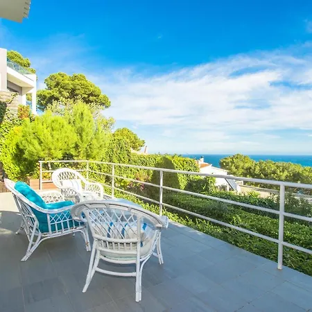 בית נופש Sleeps 5 Pool *