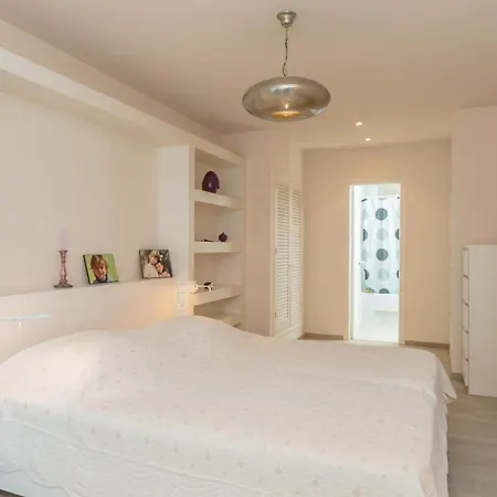 Sleeps 5 Pool